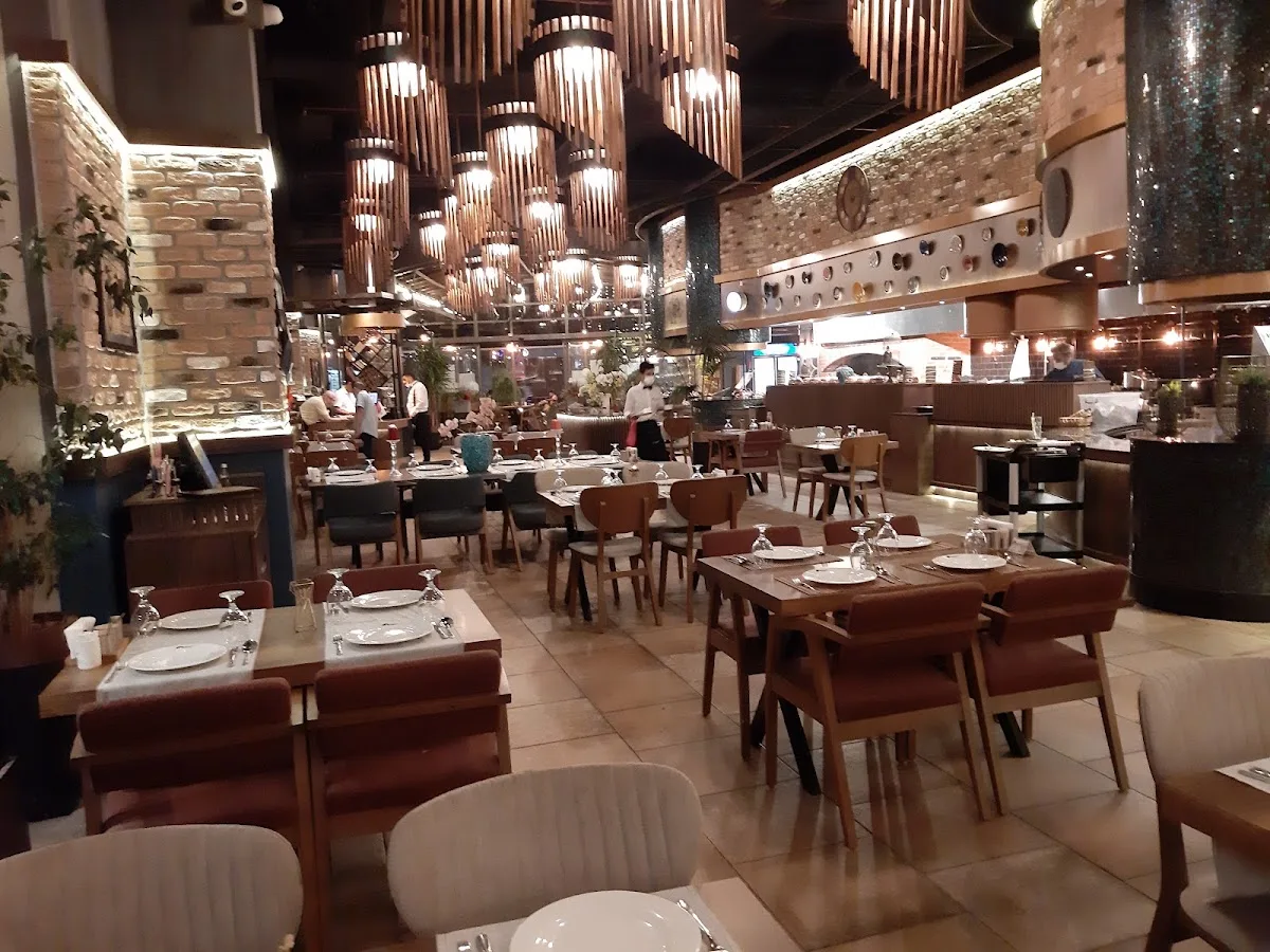 Abbara Et Sarayı
