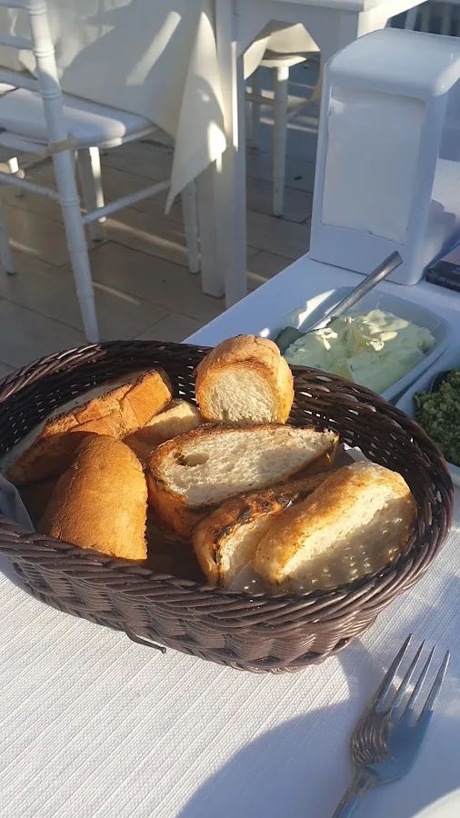 Teos Kınalıada Beach & Restaurant Menü ve Lezzet Sunumları